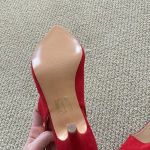 NEW Greatonu Bright Red Women’s Kitten Heels Suede Leather Size 39 Shoes NWOB thumbnail 8