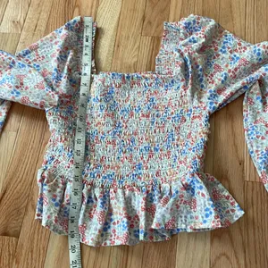 Japna Shirt Womens Medium White Blue Floral Print Puff Sleeve Smocked Ladies thumbnail 8