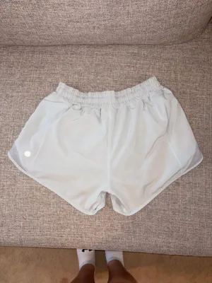 Lululemon Hotty Hot 4" thumbnail 3