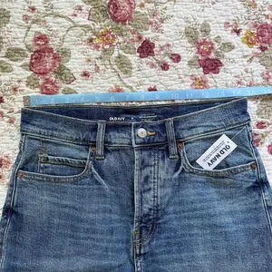 NWT Old Navy Extra High-Rise Sky-Hi Straight Denim Shorts thumbnail 4