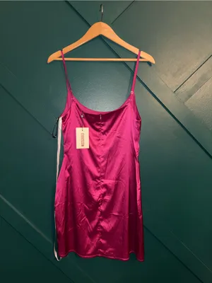 Missguided Fuchsia Satin Slip Chemise thumbnail 3