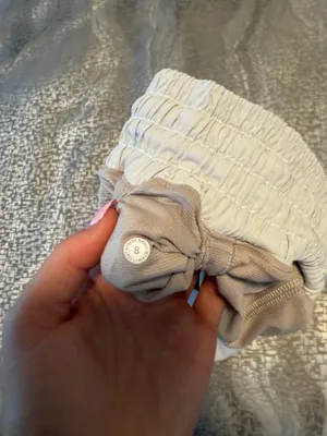 Lululemon Hottie Hot Shorts 2.5" high rise thumbnail 3