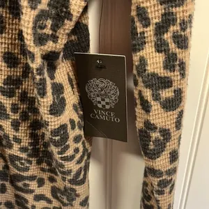 Vince Camuto leopard print cowl neck long sleeve top thumbnail 3