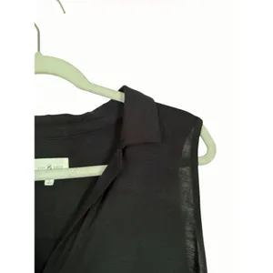 Lou & Grey Womens Sz L Black Sleeveless Stretch Pullover Top Shirt Collared thumbnail 4
