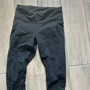 Lululemon black cropped leggings thumbnail 2