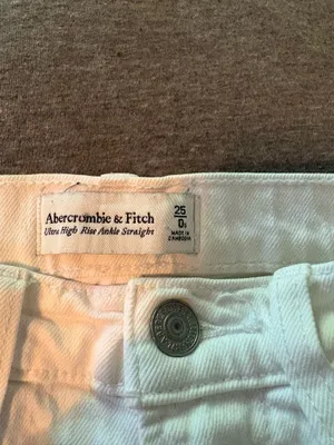 Abercrombie High-Rise Jeans Straight thumbnail 4