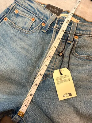 NWT Levi’s Size 24x28 Wedgie Straight Button Fly Jeans Classic Denim mid Rise thumbnail 7