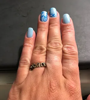 Antique gold peace ring thumbnail 1