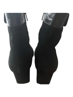 Coach Hillary‎ Black Suede Ankle Boots Block Heel Made in Italy Size 8.5 B thumbnail 5