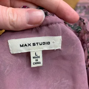 Max Studio Floral Print Tank Top Womens Size Large Purple Ruffle Neck Blouse‎ thumbnail 5