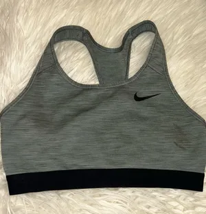 Nike sports bra thumbnail 1