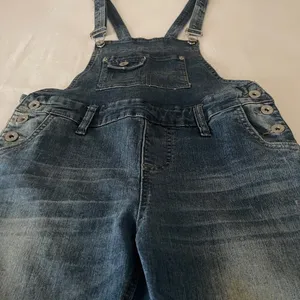 ✨ YMI Distressed Patch Bib Denim Overalls | Sz 9/M ✨ thumbnail 4