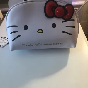 Sanrio Hello Kitty makeup bag new with tags. thumbnail 3