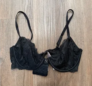 Victorias Secret Black Floral Lace Unlined Demi Bra 34C Gold V Hardware 11167972 thumbnail 1