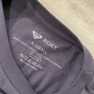 NWT Roxy Size XS Blue Crew Neck Long Sleeve Logo Cropped Tee Shirt Surf Beach 90 thumbnail 10