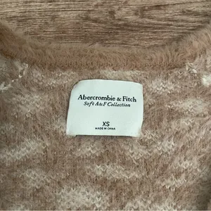 Abercrombie & Fitch Soft Collection Furry Eyelash Sweater Leopard Print Scoop XS thumbnail 4