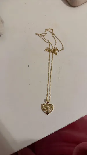 Gold Heart Boutique Necklace thumbnail 1