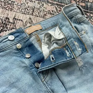 7 For All Mankind Josefina Skinny Boyfriend Distressed Jeans Light Wash Size 29 thumbnail 14