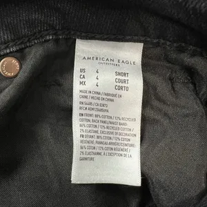 American Eagle Mom Straight Jeans Black Distressed Denim Women's Size 4‎ Short thumbnail 10
