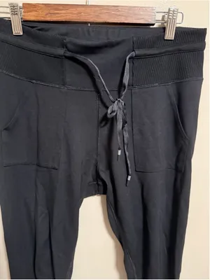 Travis Mathew Beyond The Coast Womens Pants Drawstring Black Jogger Size Medium thumbnail 3