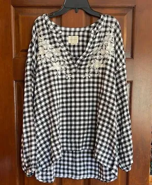 American Eagle Black and White embroidered Checkered Women's Top large thumbnail 1