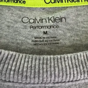 Calvin Klein Performance Cropped Tee – Size Medium thumbnail 2