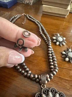 Brown & White Stone Floral BoHo Statement Necklace, Bracelet, Ring & Earring Set thumbnail 2