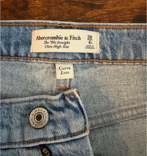 90s Straight Abercrombie Ultra High-Rise Curve Love thumbnail 3