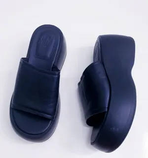 H&M Y2K Chunky Slide On Flat Sandals thumbnail 1