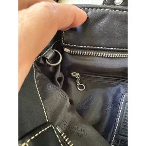 Coach 9572 Hamptons Black Smooth Leather Buckle Straps Hobo Tote Shoulder Bag thumbnail 10
