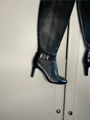 Bandolino Black Leather Knee High Heeled Boots thumbnail 4