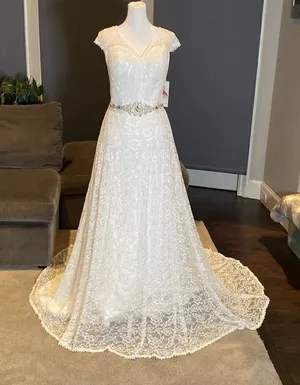 Women’s Wedding Dress V-Neck A-Line Cap Sleeve Lace over Satin Ivory Size 2 NWT thumbnail 1