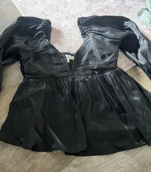 Entro small black top thumbnail 1