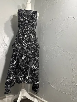 Sleeveless Black & White Floral High-Low Dress thumbnail 9