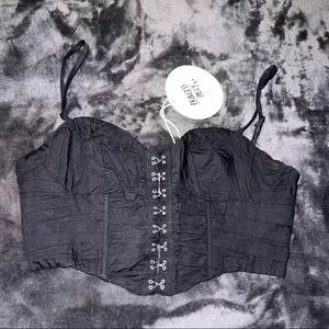 Princess Polly Caitlin Top in Black Size 6 New with tag thumbnail 5
