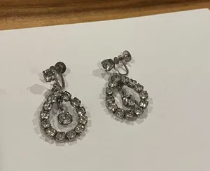 Signed Coro Vintage Silver Tone Screw On Non Pierced Dangle Drop Earrings thumbnail 2