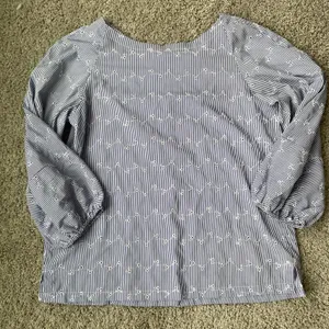 LOFT blue and white striped eyelet blouse Sz Medium thumbnail 8