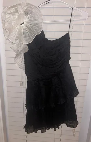 Dress thumbnail 1
