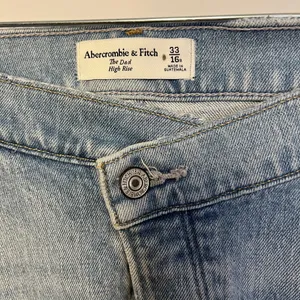 Abercrombie & Fitch Curve Love Crossover Dad High Rise Straight Leg Jeans Sz 16 thumbnail 8