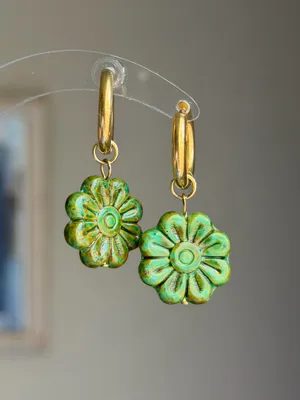 Handmade unique fairy retro cute Czech glass flower hoop dangle earrings💚 thumbnail 3