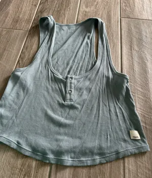 Vuori Tank Rib Women’s Crop thumbnail 1