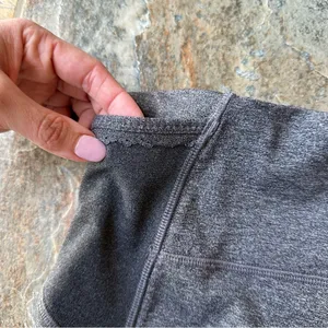 Lululemon Free Runner Crop Heathered Black Gray Women’s Size 8 thumbnail 9
