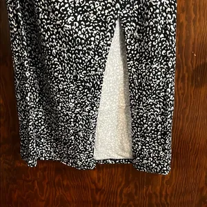 EUC Women’s O'Neill Black and White Strapless Sheath Midi Dress Size L thumbnail 4