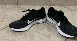 Nike shoes thumbnail 3