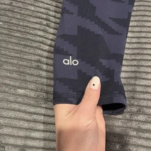 ALO Yoga High Waist Airbrush Houndstooth Cropped Legging See Pics For Sizing thumbnail 4