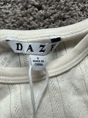 DAZE Cream Ribbed Long-Sleeve Crew Top with Lettuce Hem thumbnail 5