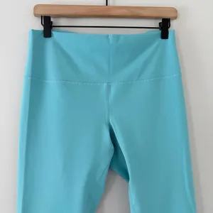 Lululemon Wunder Train HR Crop 23 High Rise Everlux Leggings Size 12 thumbnail 2