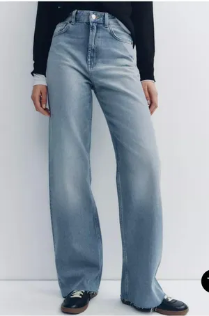 Wide Leg High Rise Jeans thumbnail 3