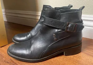 Ankle booties with leather buckle Black Size 7 thumbnail 2