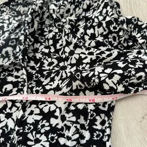 Zara white black midi ruffle floral dresss size medium boho‎ relaxed fit flowy thumbnail 9